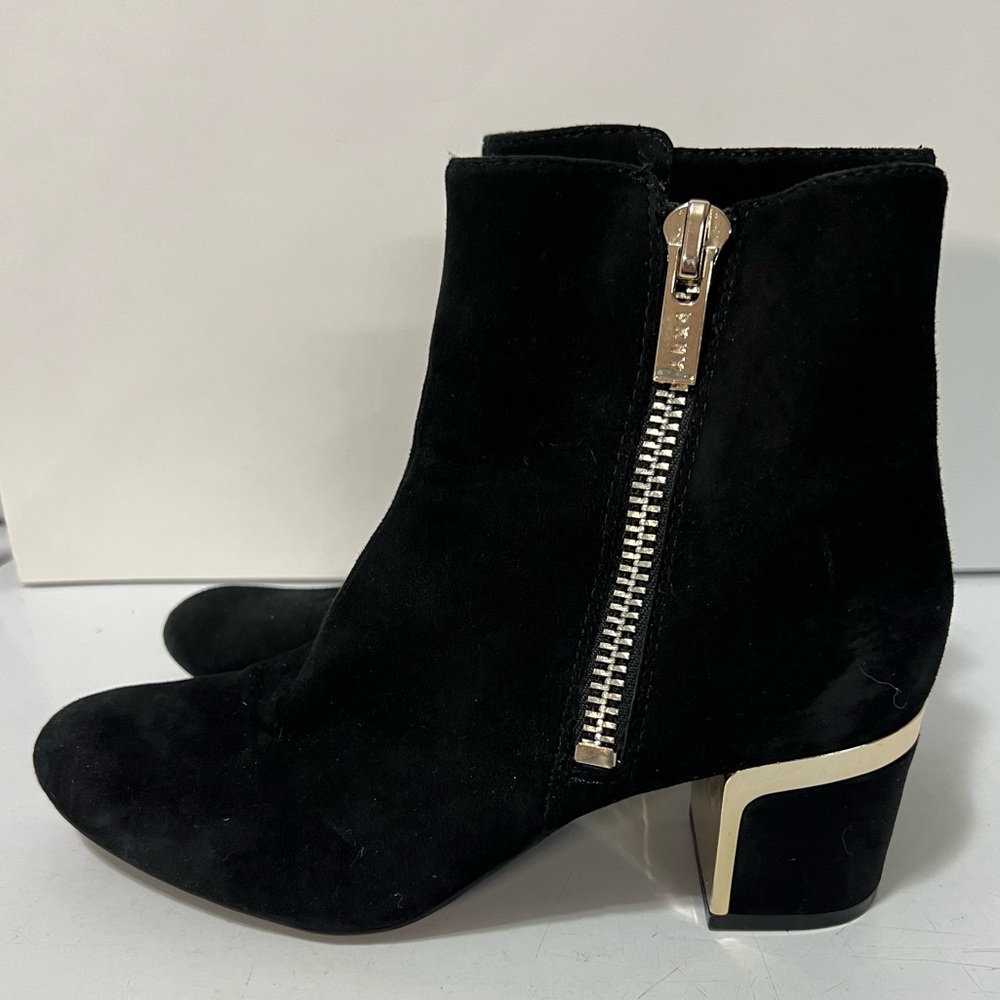 DKNY super cute Corrie boots - Picture 1 of 11